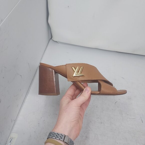 LOUIS VUITTON LV Monogram Cognac Brown Slide Sandal - Picture 4 of 12